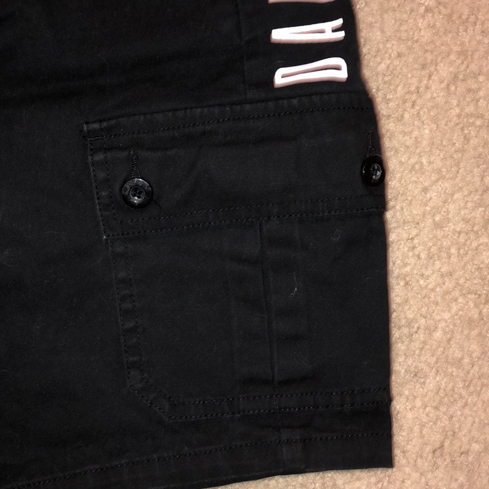 ASOS Dark Future Black Cargo Shorts - Picture 4 of 6